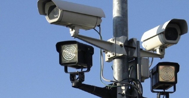 В Сургутском районе сотрудники ГИБДД устанавливают новые камеры В Сургутском районе сотрудники ГИБДД устанавливают новые камеры