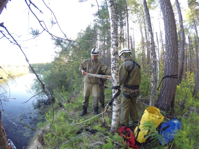 ​На тренировочных сборах спасатели Центроспас-Югория жили в лесу