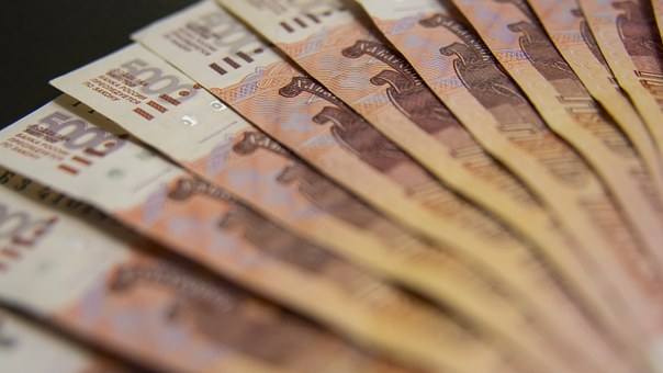 ​Работодатели Югры задолжали подчинённым более 2 млн рублей