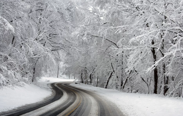 До конца недели на дорогах Югры ожидают метель, гололёд и мокрый снег