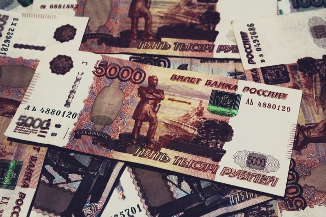 Чиновник Якутска похитил 398 тысяч рублей из бюджета