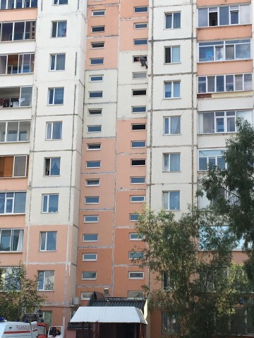 В Сургуте психолог отговорила прыгать парня с 7 этажа‍