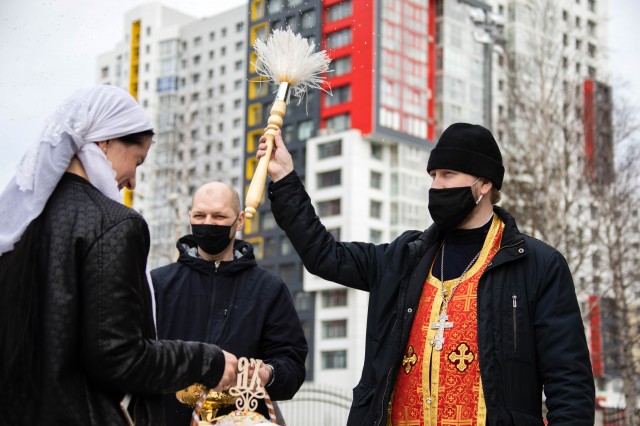 В Сургутском районе верующие встречали главный праздник, в основном, дома