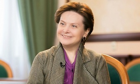 Наталья Комарова отвечает на вопросы югорчан о мерах господдержки семей с детьми