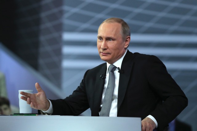 Путин освободил от должности 40 генералов