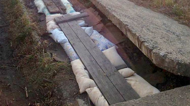 На Дальнем Востоке водопровод утеплили подушками