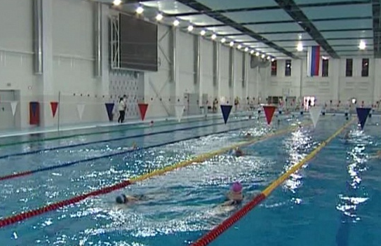 Сургутский 50-метровый бассейн принял первых пловцов