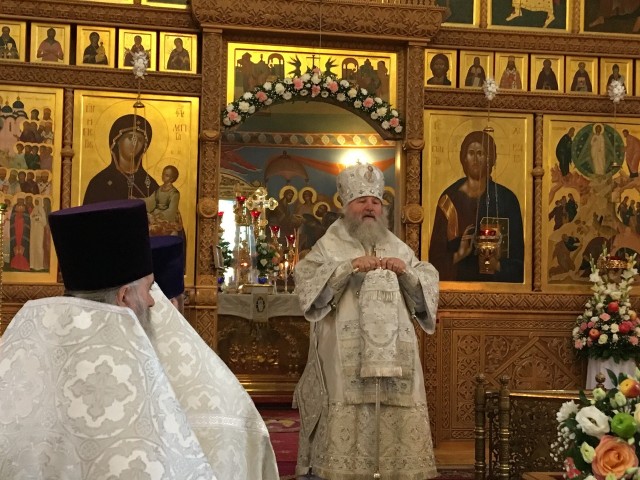 Митрополит Павел возглавил Литургию в Преображенском соборе Сургута