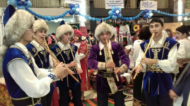 Татары и башкиры Лянтора провели благотворительный концерт в пользу мечети