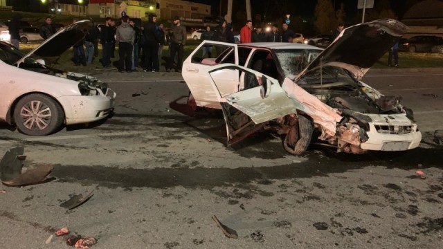 В жутком ДТП в Нефтеюганске трое ранены, один погиб