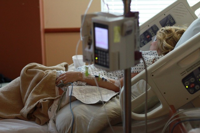 В Екатеринбурге в больнице №24 у женщины с пневмонией выявили короновирус