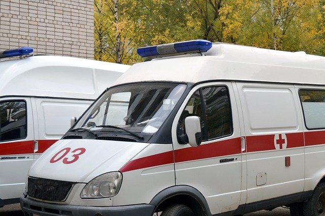 В Екатеринбурге иномарка на скорости сбила пешехода