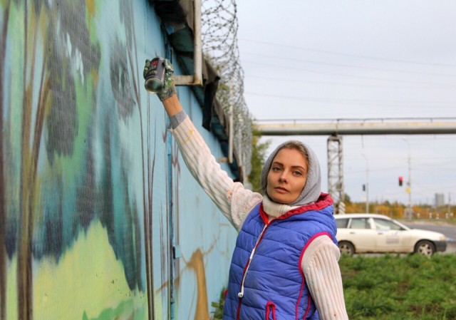 В Сургутском районе художники превращают городские стены в картины