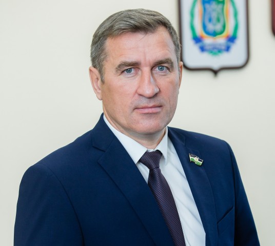 Председатель Думы Сургутского района​ Анатолий Сименяк поблагодарил медработников