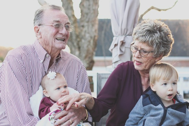 Пожилым людям в Югре станет жить легче и веселее