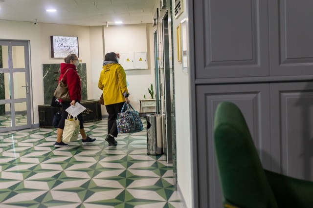 В отелях Тюмени разместили 400 врачей