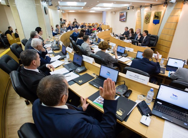 Депутаты Сургута в борьбе против снюса решили задействовать соцсети
