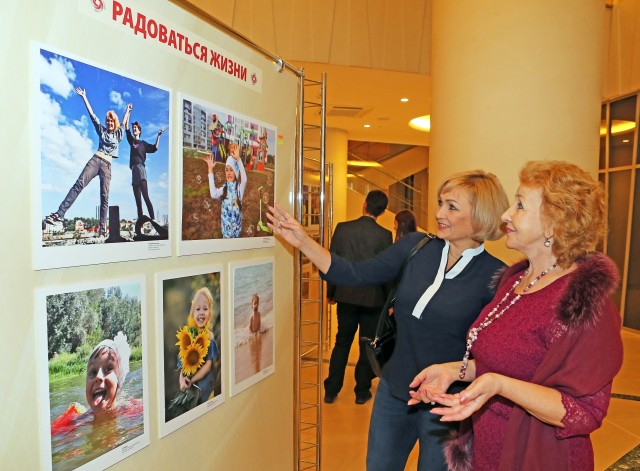 Фотовыставка любительских фотографий «Мир чудес» открылась во дворце искусств