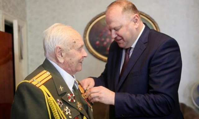 Ветеранам Югры вручены медали «75 лет Победы в Великой Отечественной войне 1941 – 1945 гг.»