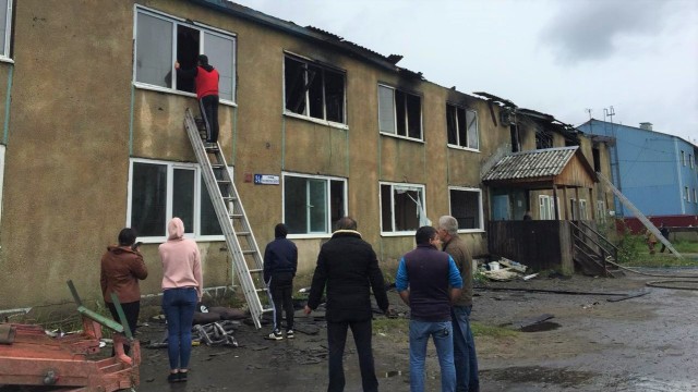 В Сургутском районе почти 50 человек из-за пожара остались без жилья