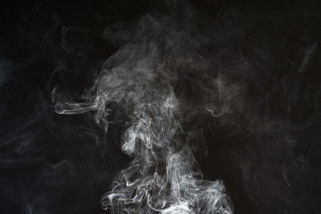 Из-за непотушенной сигареты в Нижневартовске сгорели три балкона