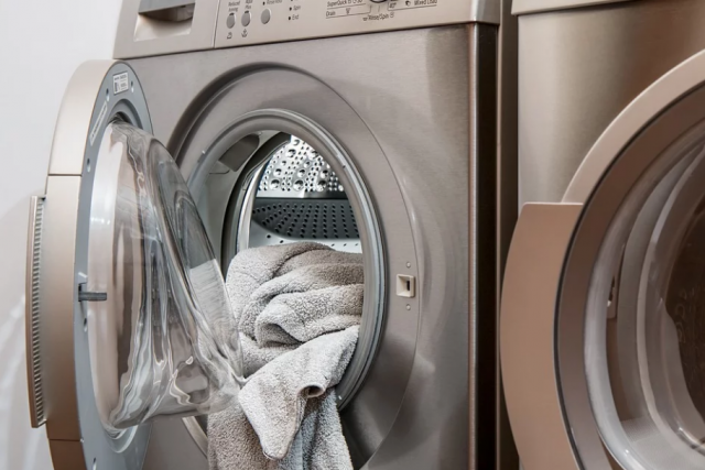 В Югре магазин заплатит двойную цену за стиральную машину с трещиной