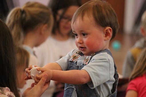 В детском саду Сургутского района заменят травмоопасное покрытие