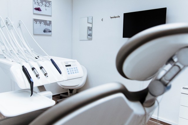 В стоматологии поликлиники Белого Яра полностью обновили инструменты
