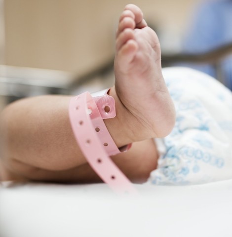 В Кирове хирурги спасли жизнь младенцу, который родился весом в 420 граммов