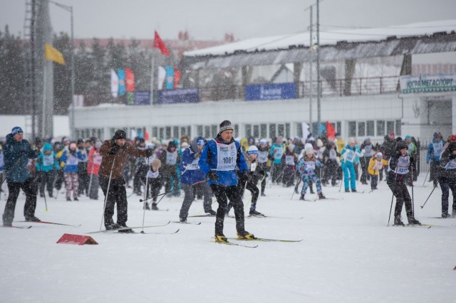 На «Лыжню России» в Сургуте вышли более 2,5 тысяч горожан