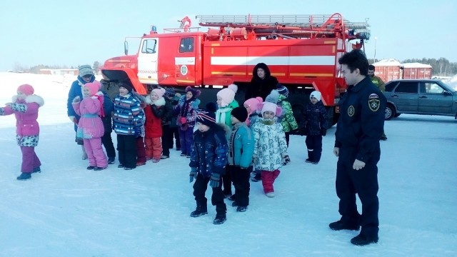 В Русскинской пожарные пригласили в гости малышей детсада «Рябинка»