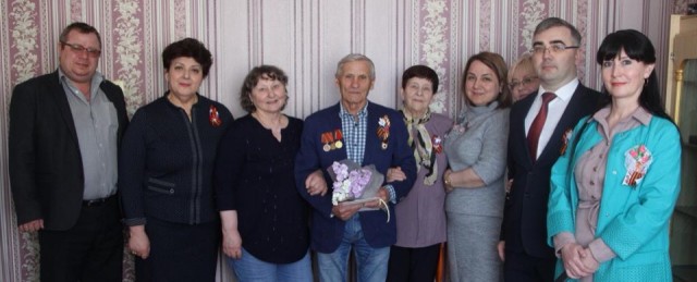 Руководство Сургутского района навестили ветеранов ВОВ
