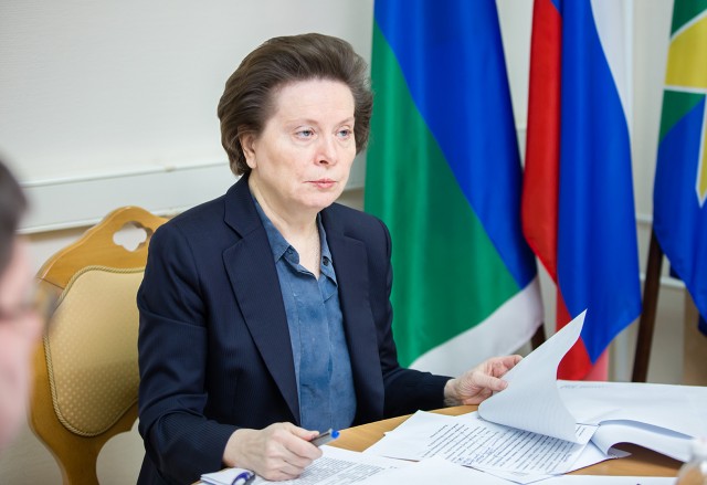Наталья Комарова призвала всех жителей старше 65 оставаться дома