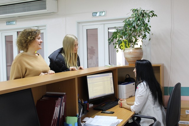 Сургутская районная поликлиника отказалась от бумажных карт в пользу электронных