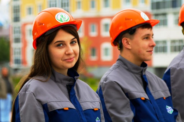 Губернатор ХМАО приняла участие в посвящении молодых строителей