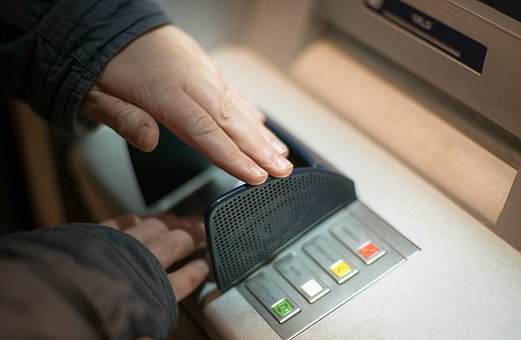 В Югре мошенники отрабатывают новые схемы – через банкоматы Сбербанка