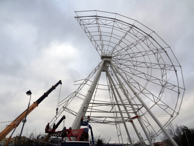 В Тюмени колесо обозрения доросло до 52-метровой верхушки