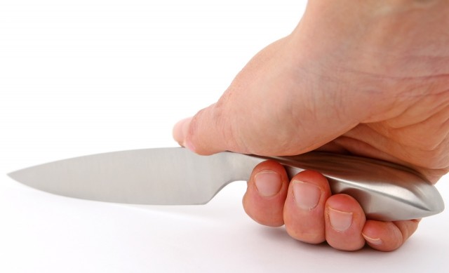 21-летняя сургутянка порезала ножом двух знакомых