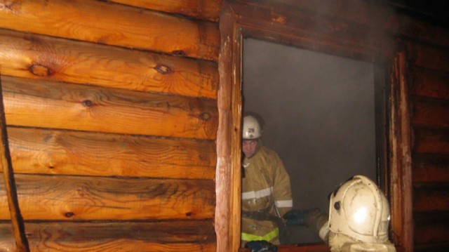 В Сургутском районе сгорел полурасселённый дом