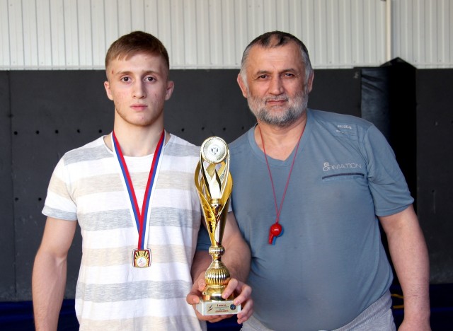 Борец из Сургутского района стал чемпионом Спартакиады учащихся России
