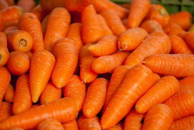 В Астрахани начала дешеветь морковь