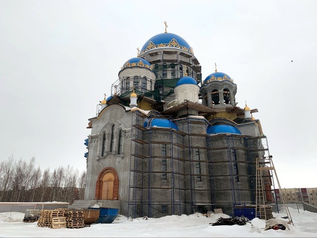 ​Строящийся в Сургуте силами ГК «Сибпромстрой» храм закончен на 70 %