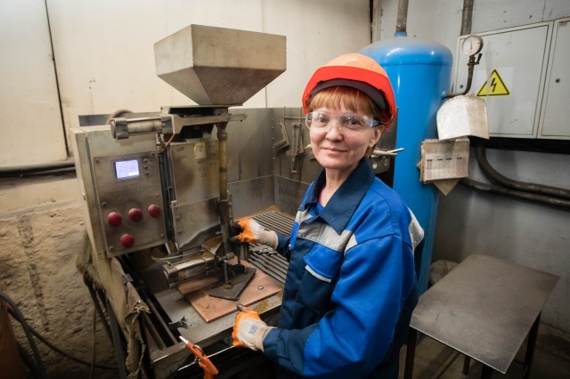 ​В ООО «ДСК «СИБПРОМСТРОЙ» трудится электросварщик ручной сварки с 20-летним опытом работы