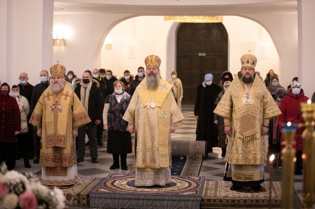 В Сургут на праздники приехал митрополит Казанский и Татарстанский Кирилл