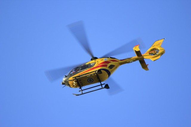​Полиция Югры проводит проверку после того как жители села не пустили вертолёт медиков