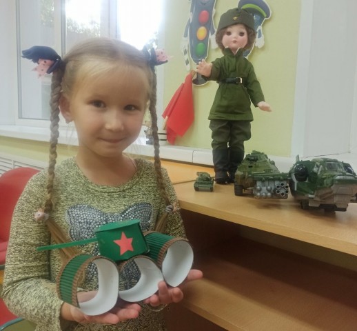 В Сургутском районе дети участвуют в выставке военной техники