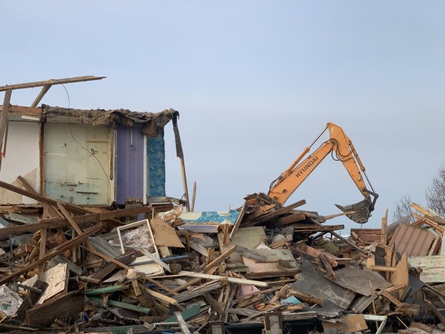 В Сургутском районе снесли ещё один жилой дом