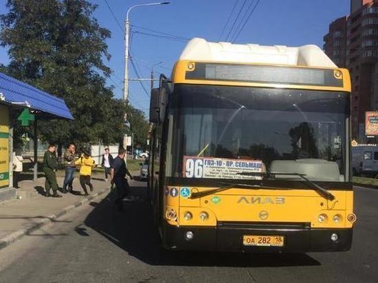 В Ростове автобус № 96 переехал пассажира