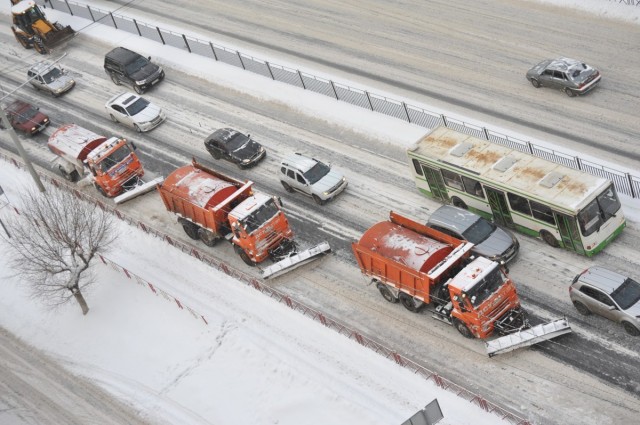 В Ярославле начнут эвакуировать автомобили, которые мешают уборке снега