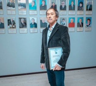 Лянторского врача отметили грамотой Общественной палаты России